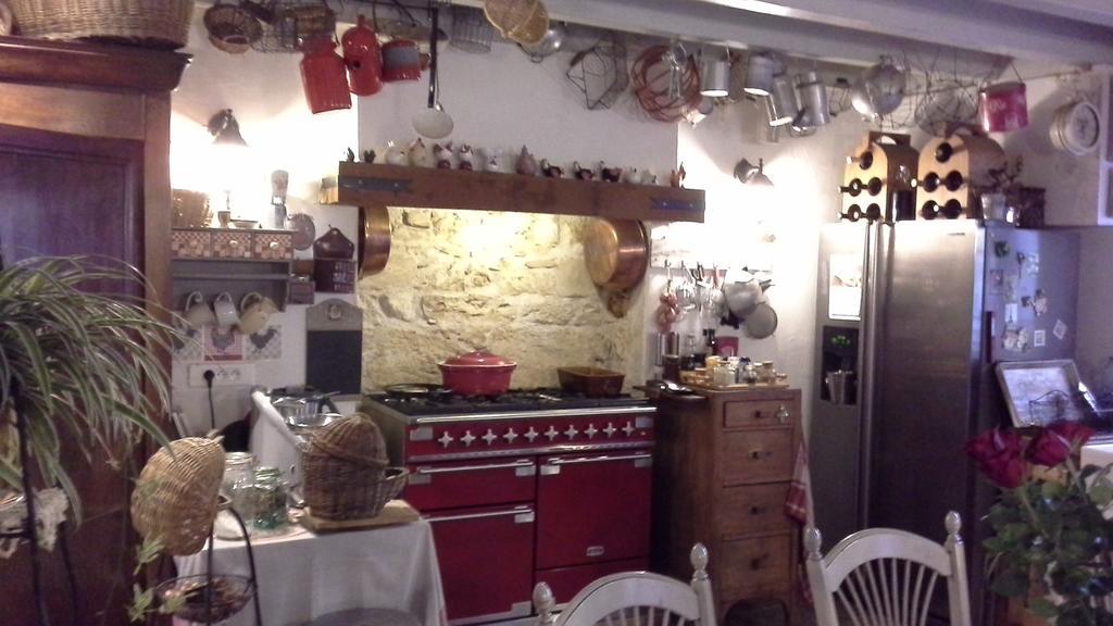 La Roulotte De Lola - Chambre D'Hotes La Celle  Exteriör bild