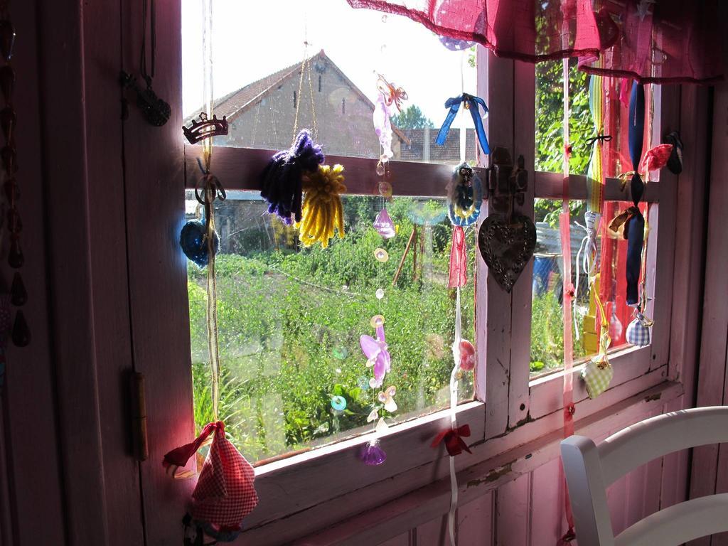 La Roulotte De Lola - Chambre D'Hotes La Celle  Exteriör bild