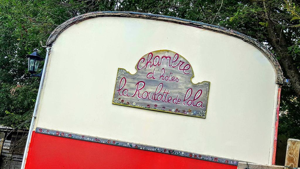 La Roulotte De Lola - Chambre D'Hotes La Celle  Exteriör bild